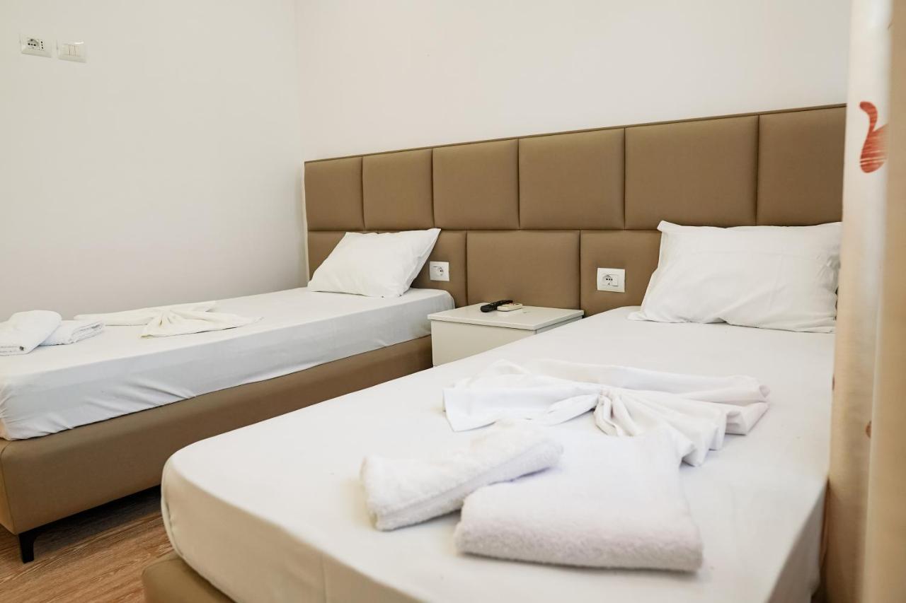 Mega Hotel Gjirokastër Dış mekan fotoğraf